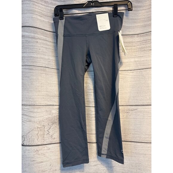 NWT GapFit GFast Capri Leggings Regular Rise Size XS - Picture 1 of 4